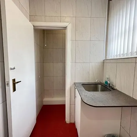 Modern Haven In Dudley With Free Parking! Apartment Birmingham Exterior photo