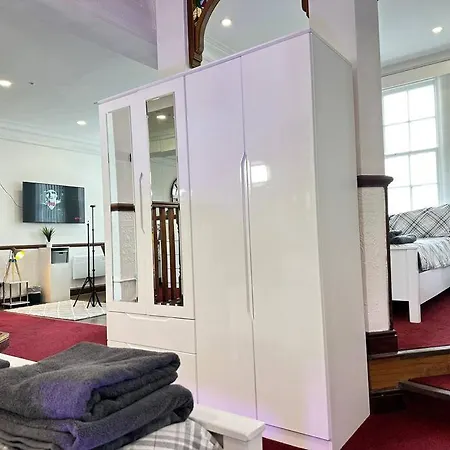 Modern Haven In Dudley With Free Parking! Apartment Birmingham Exterior photo