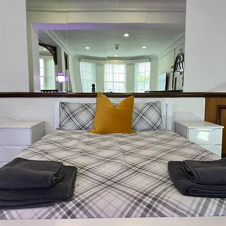 Modern Haven In Dudley With Free Parking! Apartment Birmingham Exterior photo