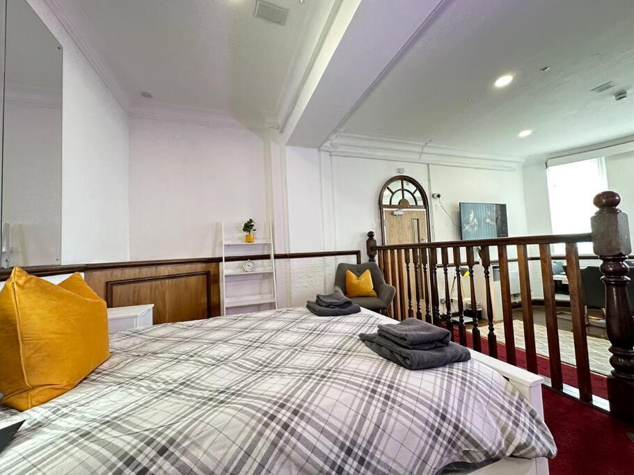 Apartment Modern Haven In Dudley With Free Parking! Birmingham