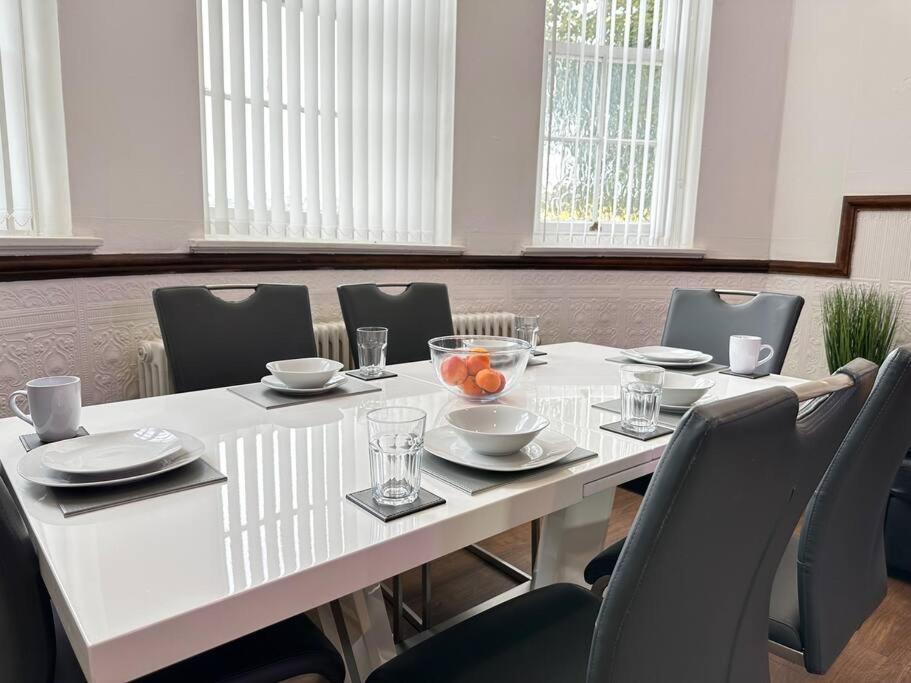 Modern Haven In Dudley With Free Parking! Apartment Birmingham