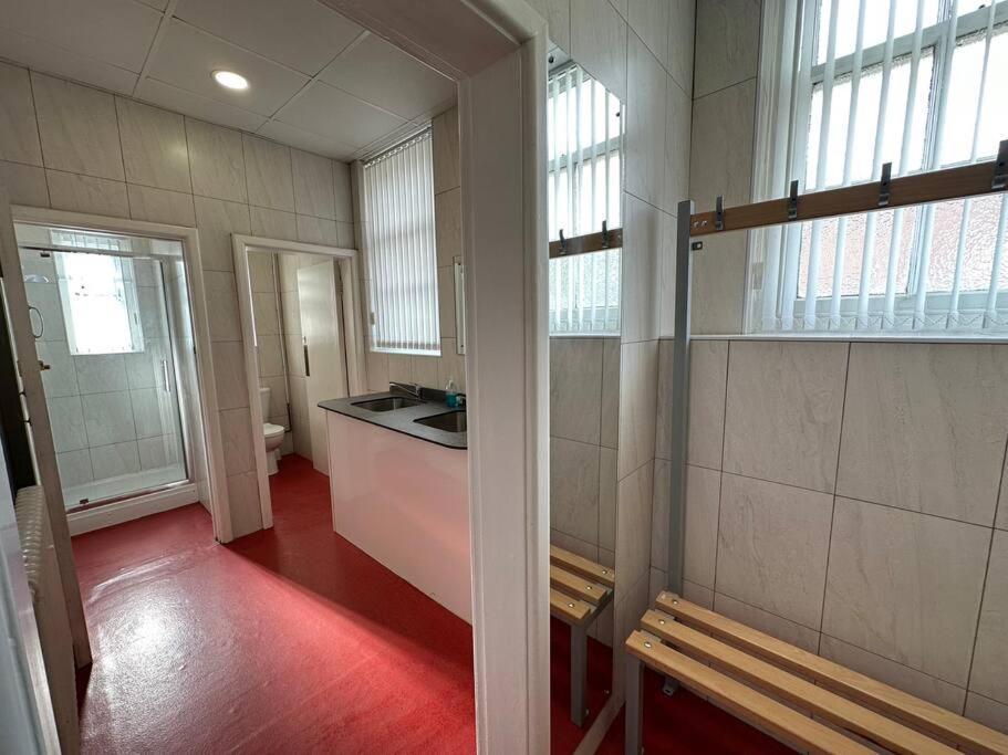 Modern Haven In Dudley With Free Parking! Birmingham