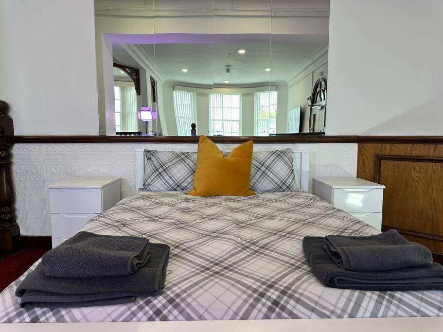 Apartment Modern Haven In Dudley With Free Parking! Birmingham