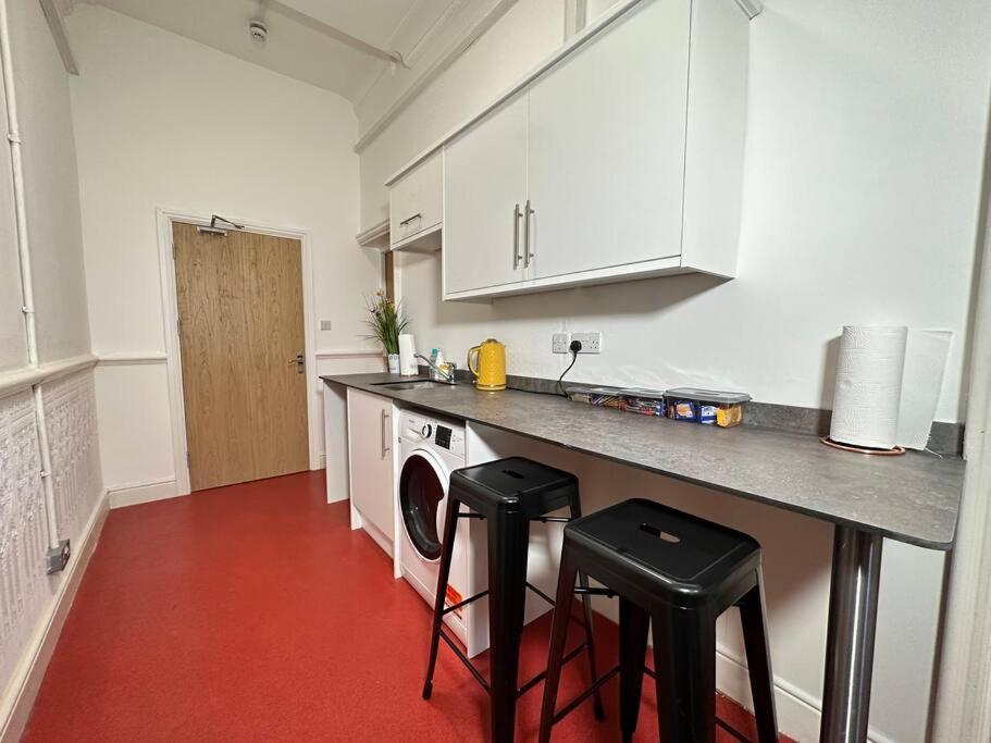 Modern Haven In Dudley With Free Parking! Birmingham